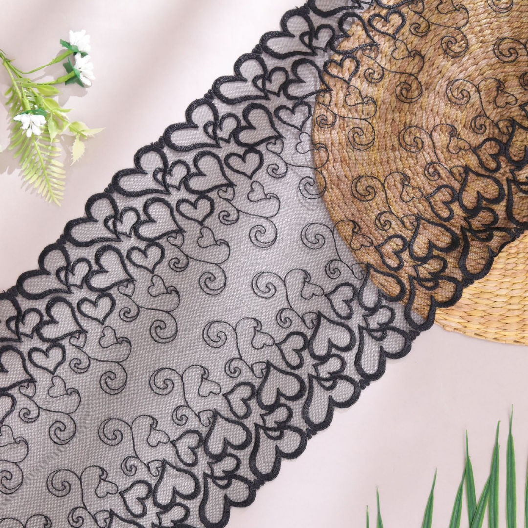 Oversize Heart Pattern Net Lace