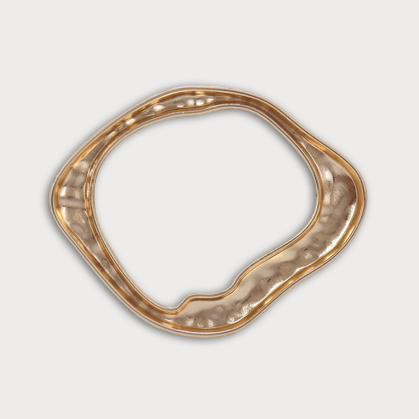 Rich Texture Buckle for Premium Detailing