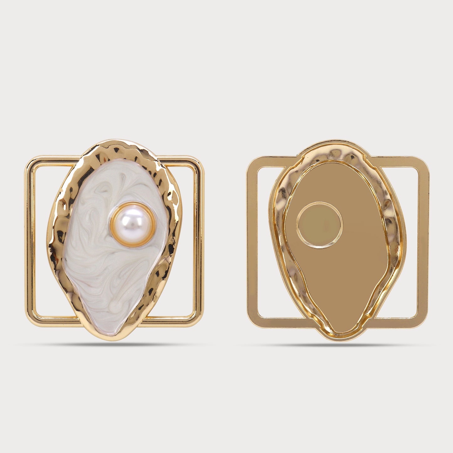 Pearl-Centre Buckle – Soft Elegance