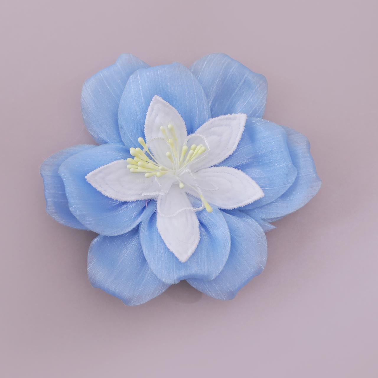 Luxury Style Flower Patch with Artistic Detailing