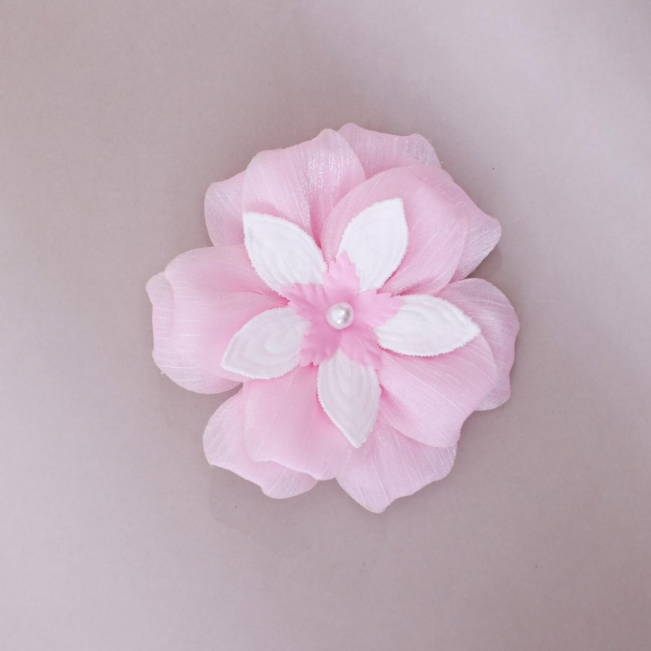 Luxury Style Flower Patch with Artistic Detailing