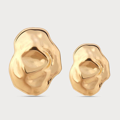 Golden Buttons for Bold Western Looks