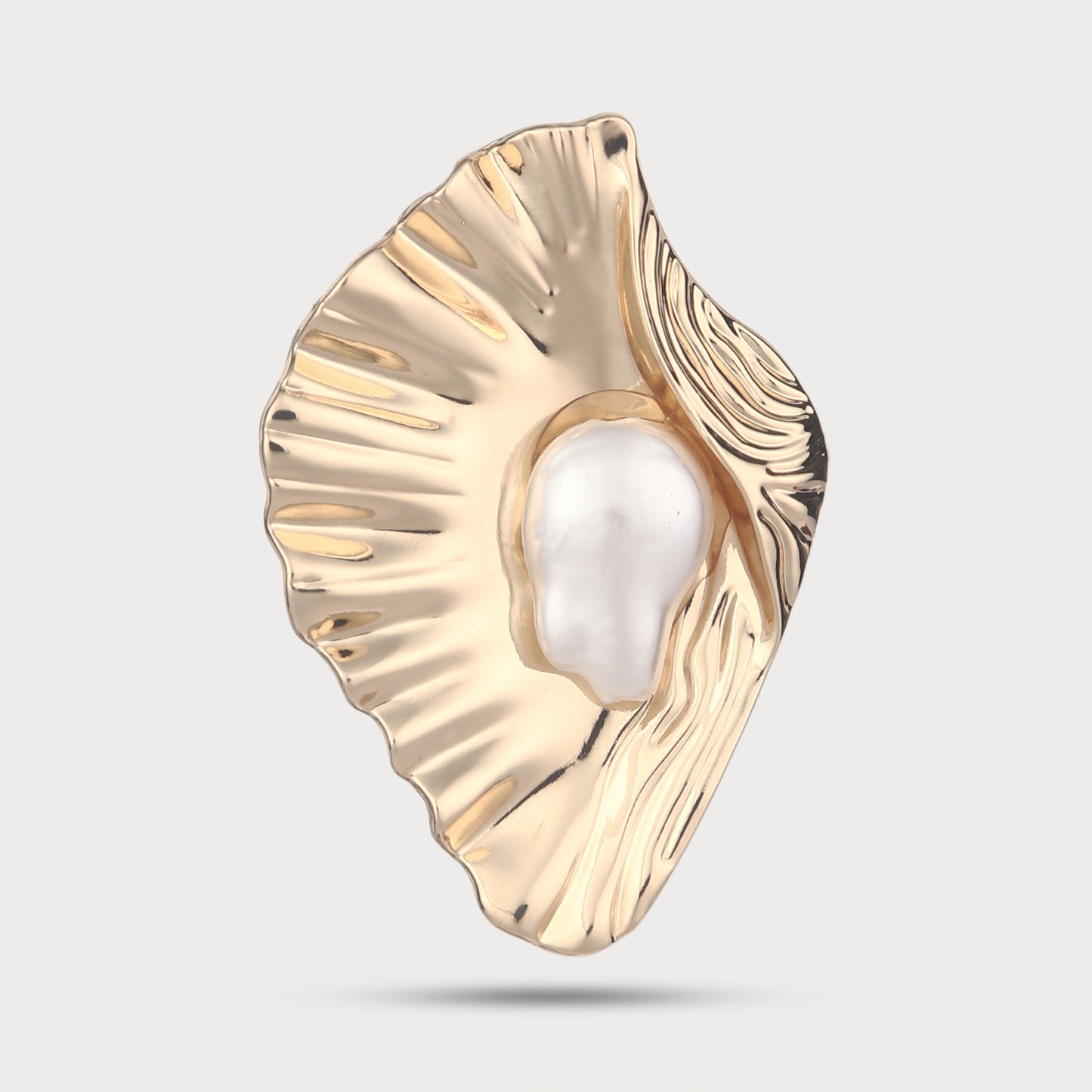 Ocean Charm Pearl Exclusive Button