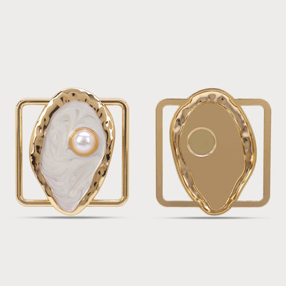 Pearl-Centre Buckle – Soft Elegance