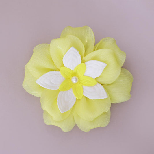 Luxury Style Flower Patch with Pearl Detail
