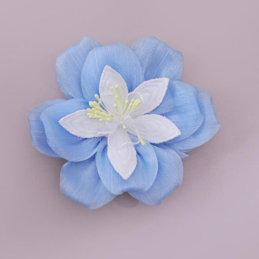 Luxury Style Flower Patch with Artistic Detailing
