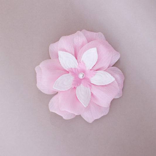 Luxury Style Flower Patch with Artistic Detailing